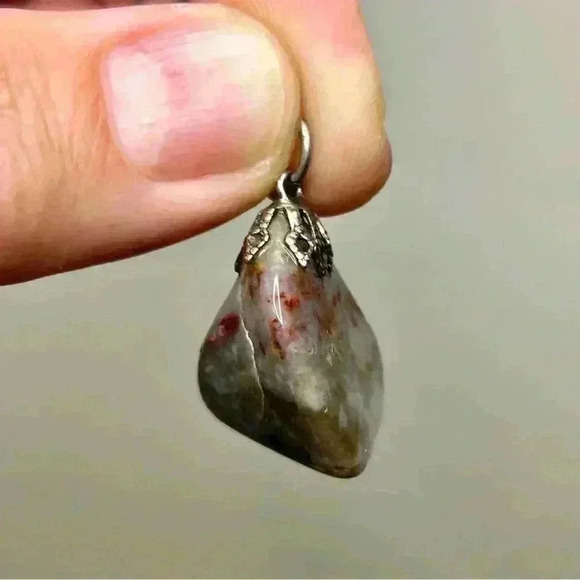 Vintage Red Moss Agate Crystal Pendant - Picture 3 of 6